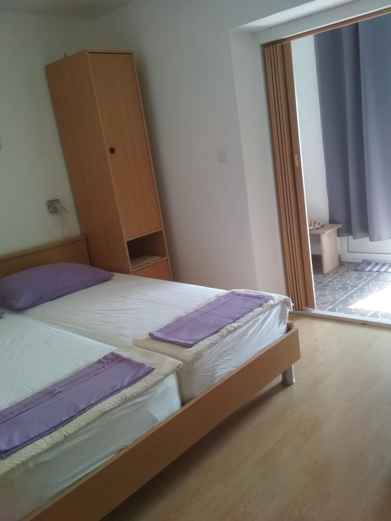 Apartmani Carevic Baska Voda Room photo